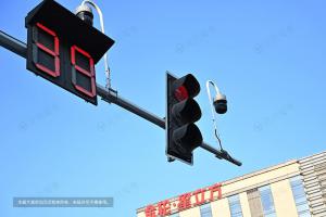同样是闯红灯,为啥有人扣6分,有人只扣1分?